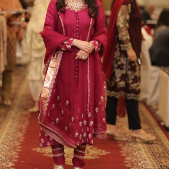Umsha by Uzma babar formal 3 piece dress - Picture 6 of 8
